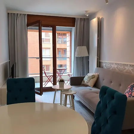 Aurora Z Balkonem Apartman *